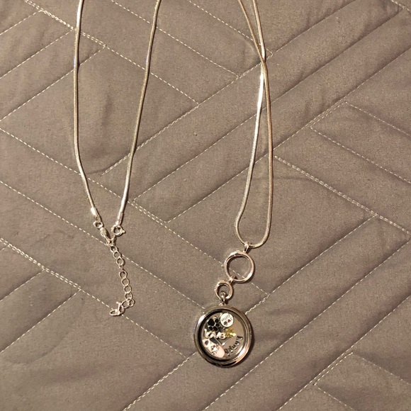 Charm necklace - Picture 2 of 4